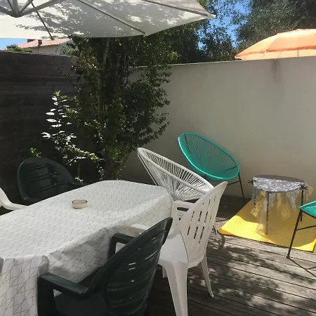 Maison, Patio, Ocean Au Bout De La Rue, Plage * La Rochelle (Charente-Maritime)